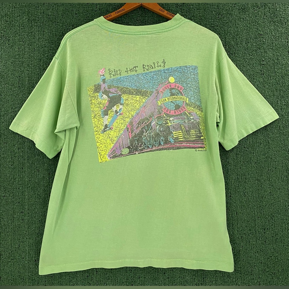 VTG 90’s Bugle Boy Skateboard Hot Rails Distressed Neon T-Shirt Men’s Medium